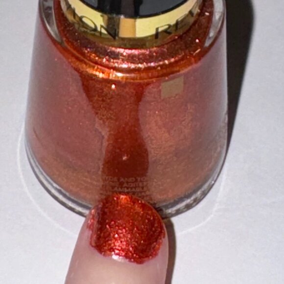 Revlon Nail Enamel in Shade 645- Uninhibited - Picture 1 of 7